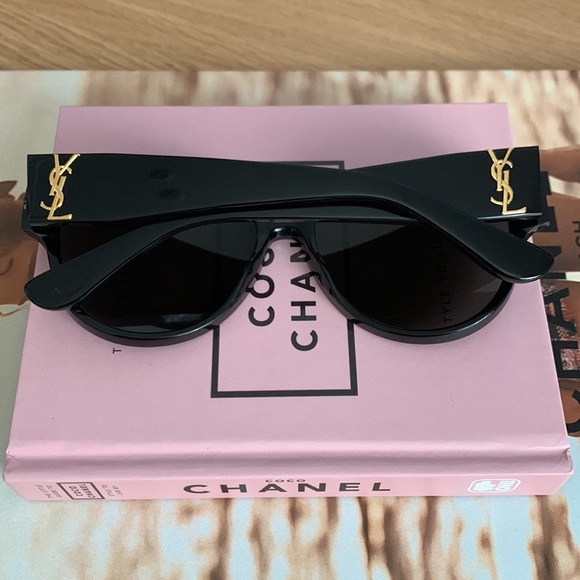 Saint Laurent Monogram M3 Sunglasses - Picture 3 of 7